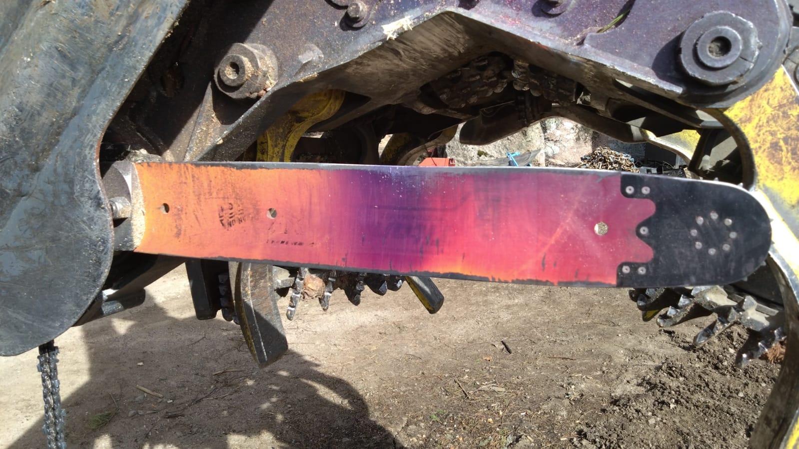 Harvesterin laippa hakattu 6057 mottia ja n.300h